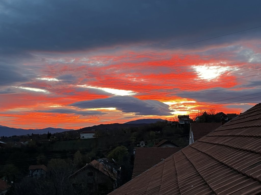 Photo of the sunset. Watching the sunset is one of the slow livign habits